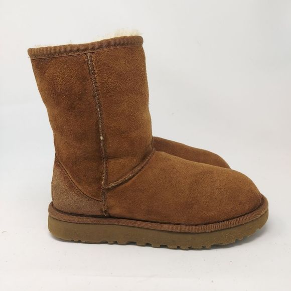 UGG Women's Classic Short II Suede Boots in Chestnut Brown 1016223 Size 5 - Picture 4 of 11